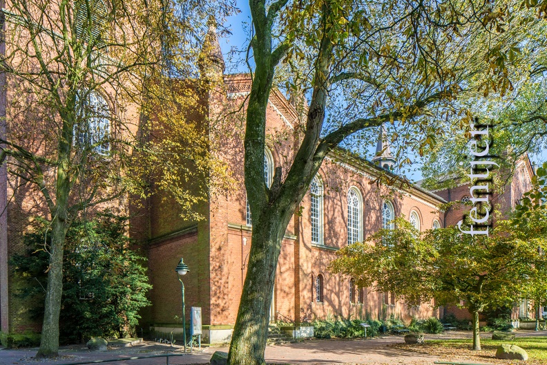 Ev.-luth. St. Magnus-Kirche Esens-2017-01935-HDR.jpg