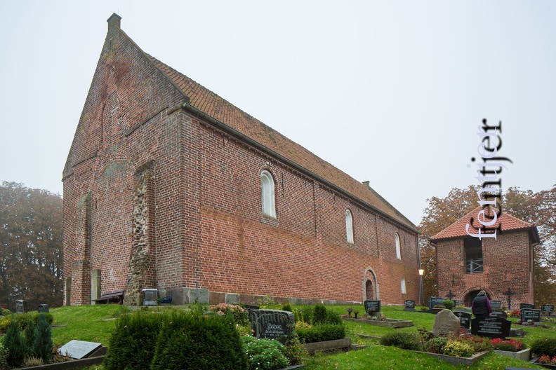 Ev.-luth. Friedens-Kirche Westerholt-2015-01395.jpg