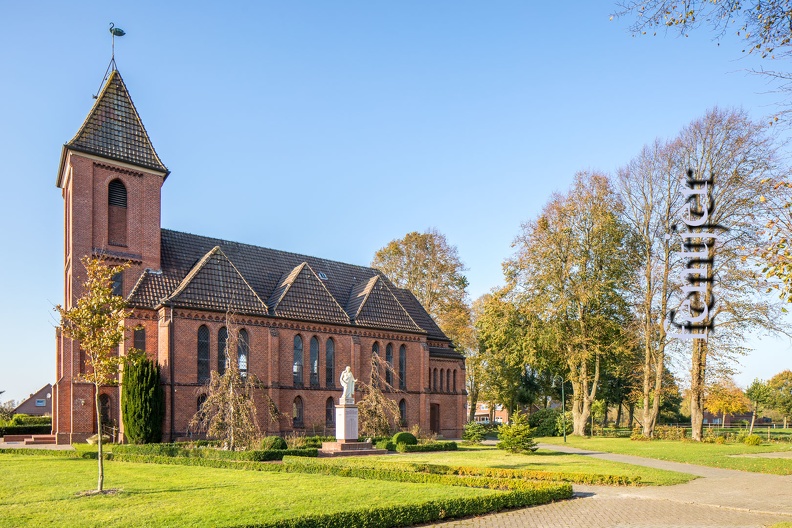 Ev.-luth. Kirche Münkeboe-2017-02003-HDR.jpg