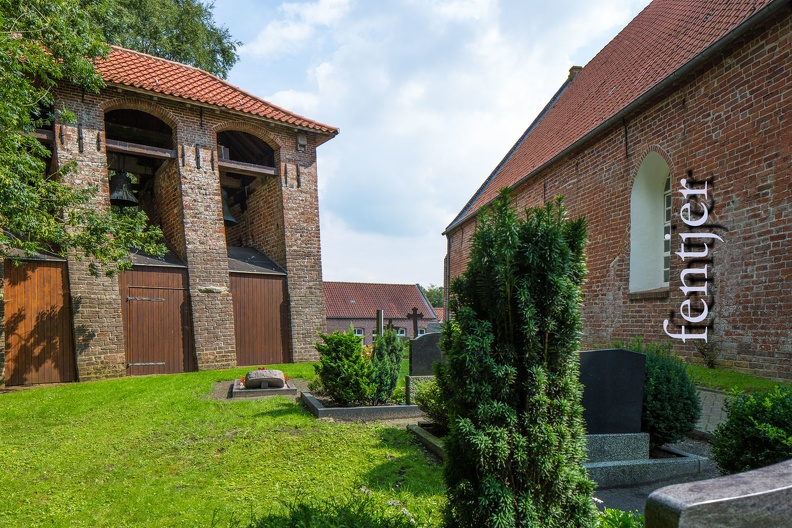 Ev.-luth. Kirche Wiegboldsbur-2015-00963.jpg
