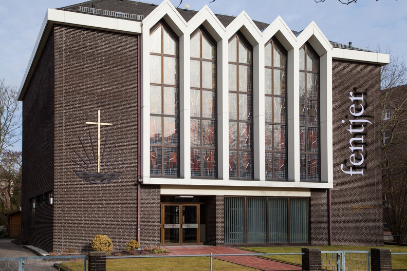 Neuapostolische Kirche Emden-Eos5D-2012-0620.jpg