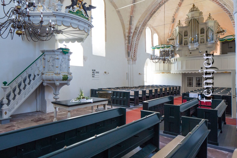 Ev.-ref. Kirche Eilsum-2014-0526.jpg