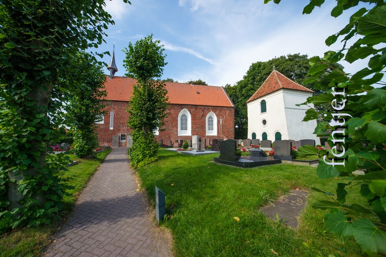 Ev.-ref. Kirche Upleward-A850-2012-0057.jpg