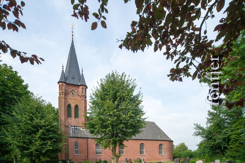 Ev.-luth. Kirche Woquard-A850-2012-0078.jpg