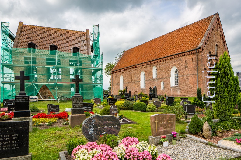 Ev.-luth. Kirche St. Jürgen Holtrop-2015-01145-HDR.jpg
