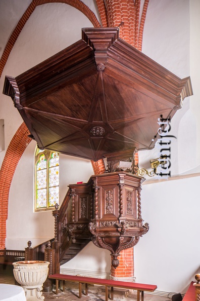 Ev.-ref. Kirche Hinte-2014-0453-HDR.jpg