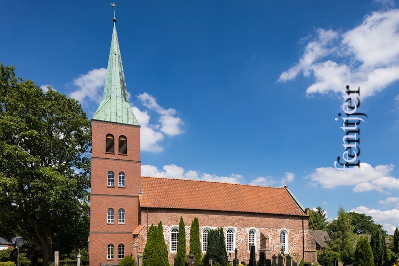 Ev.-luth. Kirche Logabirum-2018-02192.jpg